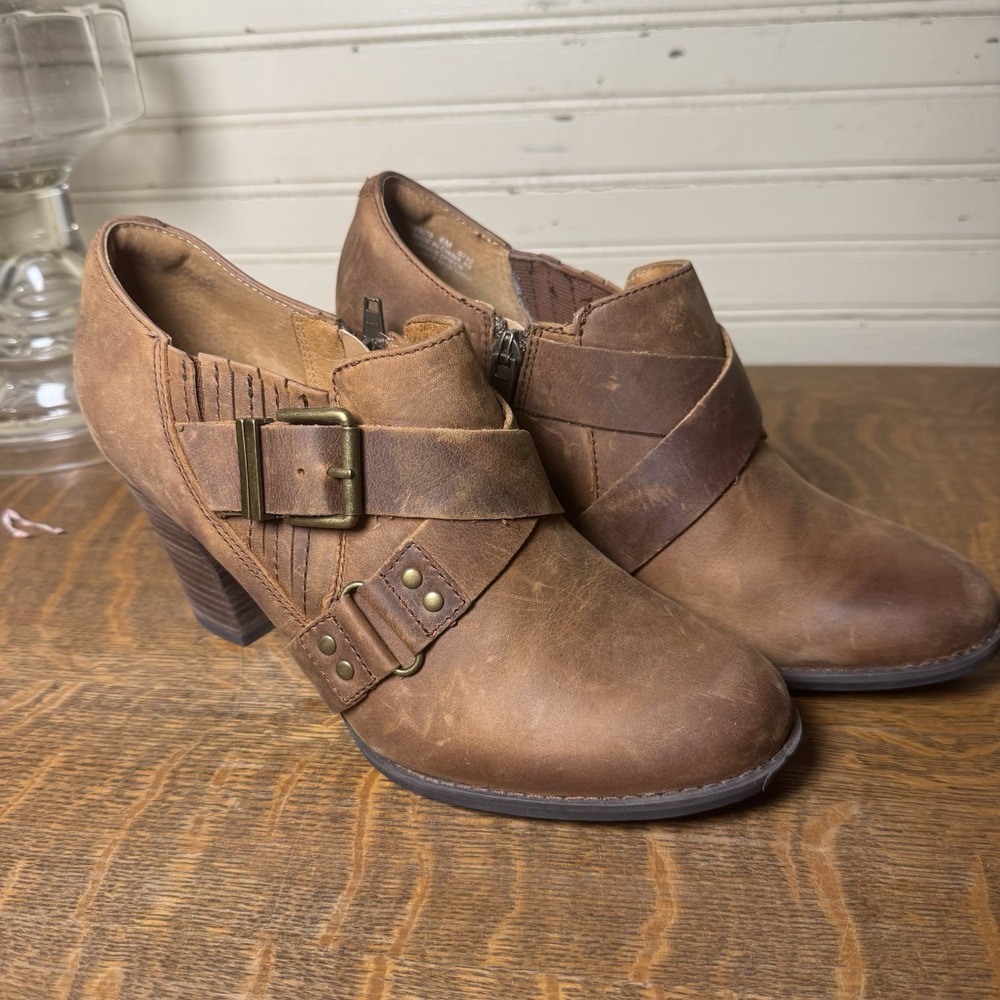 Clarks Women's Size 8 M Brown Leather Buckle Ankle Booties Block Heel